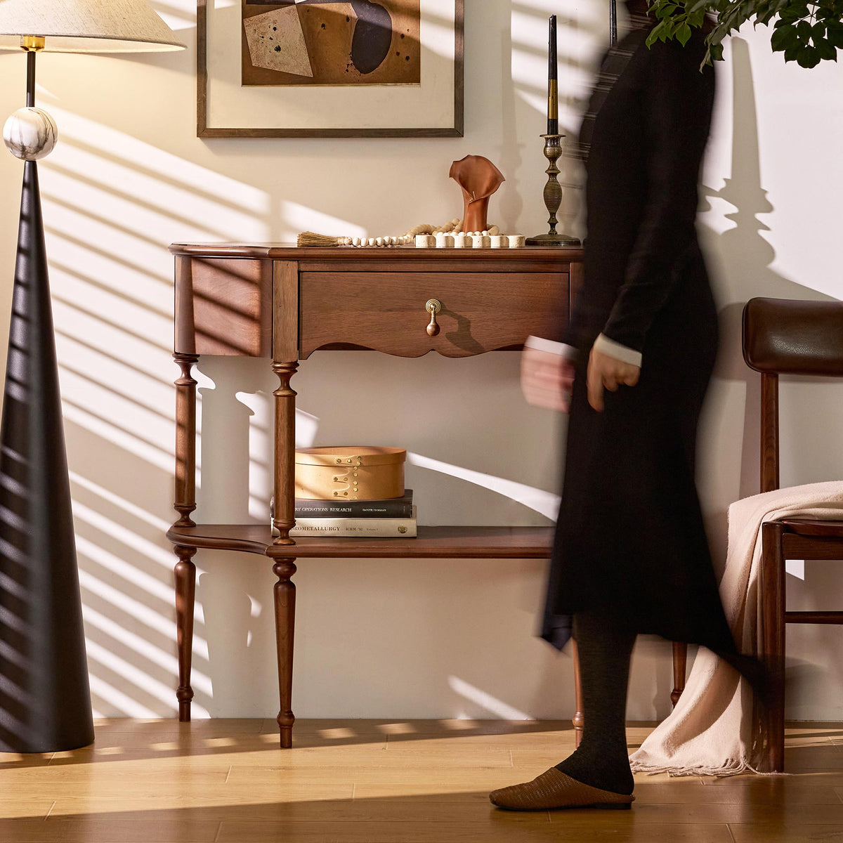 CONSOLE TABLES